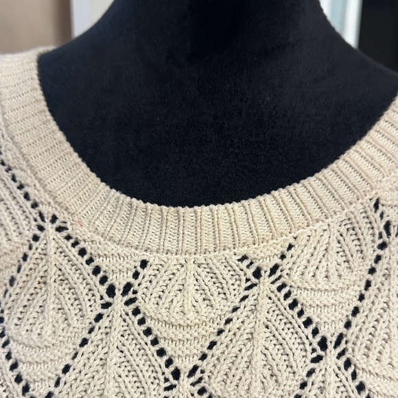 Jessica Simpson Cream Leaf Design Sweater - Picture 3 of 8